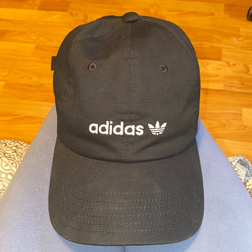Black adidas hat - Picture 1 of 3
